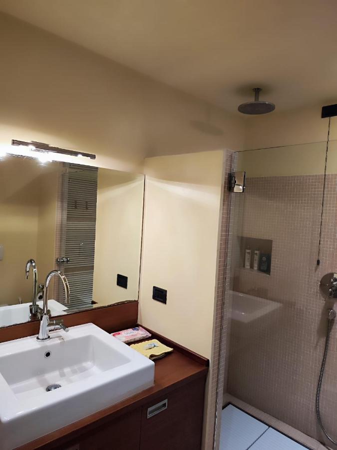 Daisy Apartment In Centro A コモ エクステリア 写真